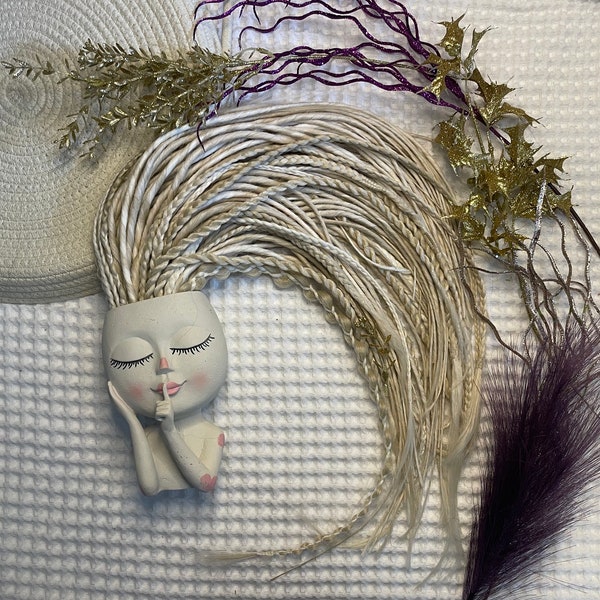 Shades of Blonde thin synthetic dreads