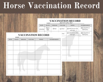 Peut inclure: Un formulaire d'enregistrement de vaccination pour cheval imprimable en noir et blanc avec une silhouette grise d'un cheval au centre. Le formulaire comporte des colonnes pour la date, le lieu, la maladie, le vaccin, les notes et le vétérinaire.