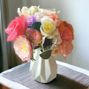 Wählen Sie Ihre Blumen - Krepppapier Blumen - Minimalistisches Dekor - Geschenkideen für Freund - Geschenk oder Kuchen Topper - Boho Dekor - Cottagecore Dekor
