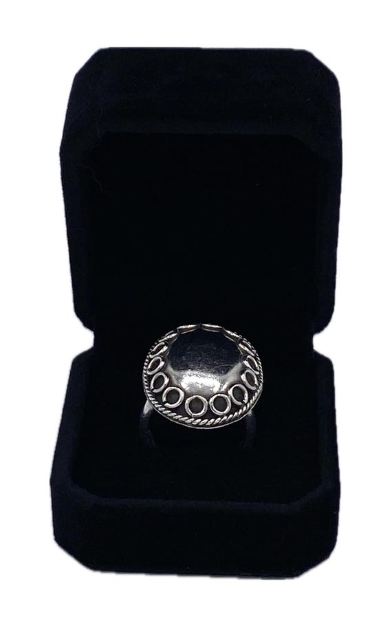 Sterling Silver Ring with Large Decorative Convex… - image 10