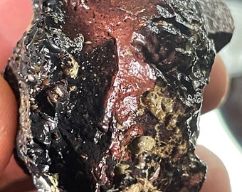 Impactite de 67 g provenant d'une météorite martienne