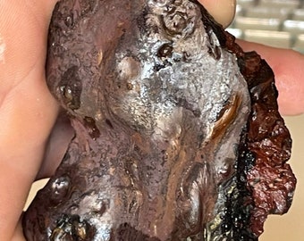 Impactite 129 g provenant d'un impact de météorite martienne