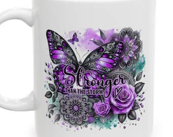Tazza in ceramica con farfalla floreale e motivo ispiratore / Tazza da caffè con fiori viola / Regalo unico per lei / Tazza per gli amanti del tè / Decorazione per la casa / Regalo di compleanno