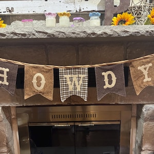 Howdy Welcome Banner – Western Cowboy Party Decor, Fall Nursery Sign, Rustic Fabric Garland, Handmade Birthday Banner, Farmhouse Wall Hangin