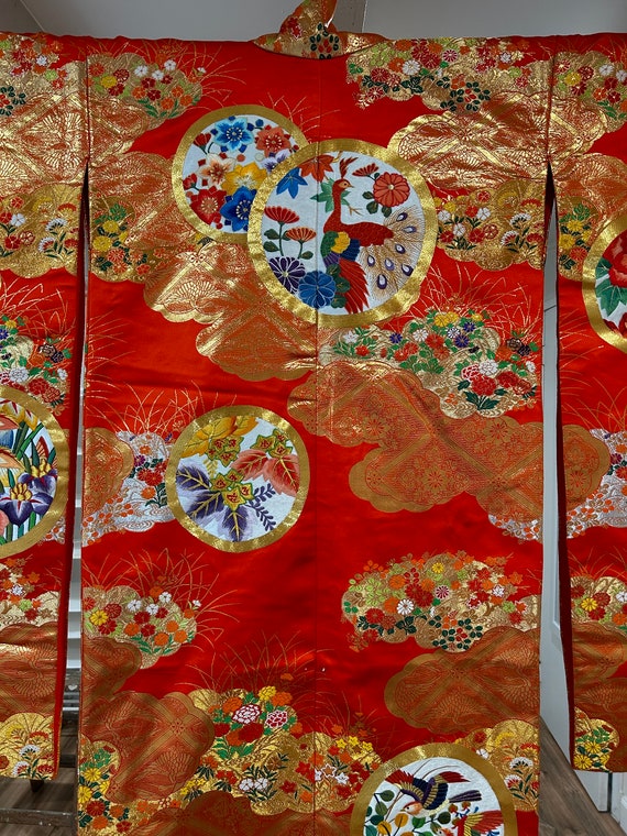 Japanese Kimono Uchikake - image 5