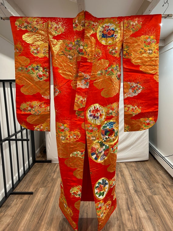 Japanese Kimono Uchikake - image 2