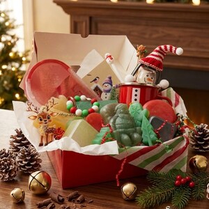 Elf’s Workshop Luxury Gift Box – Elf Soap, Christmas Tree Soaps, Gift Soaps, Snowman Soap, Beaded Keychain,