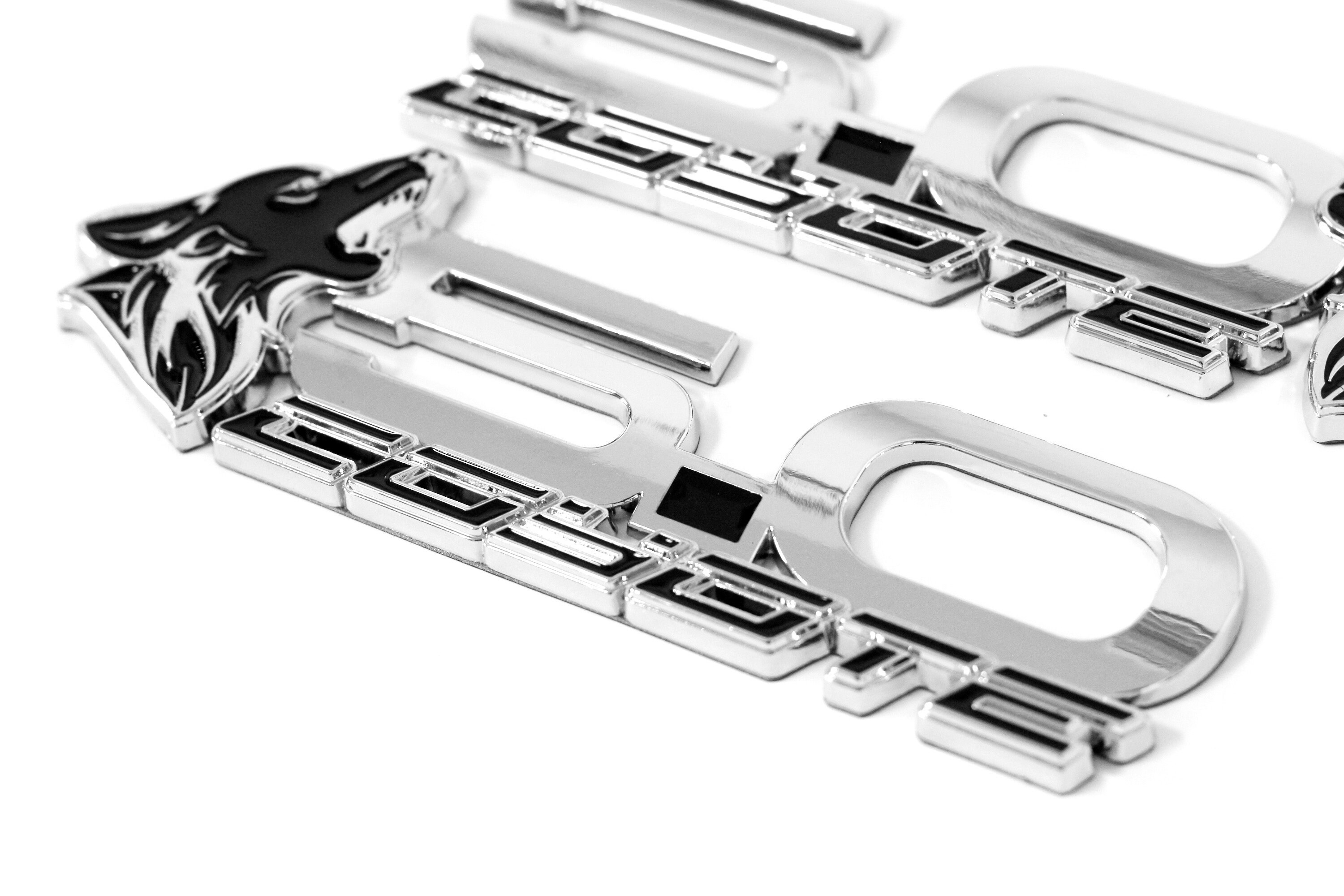 V4 Howling Coyote 5.0 Fender Badges Chrome/black pair Emblems for