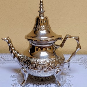 Moroccan teapot handmade in silver, Moroccan craftsmanship