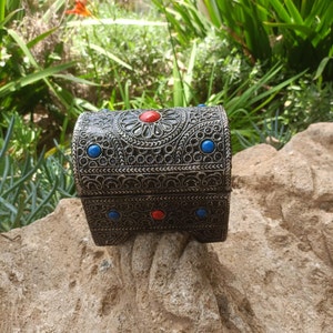 Moroccan Amazigh jewelry box handmade in wood and nickel silver, Moroccan crafts