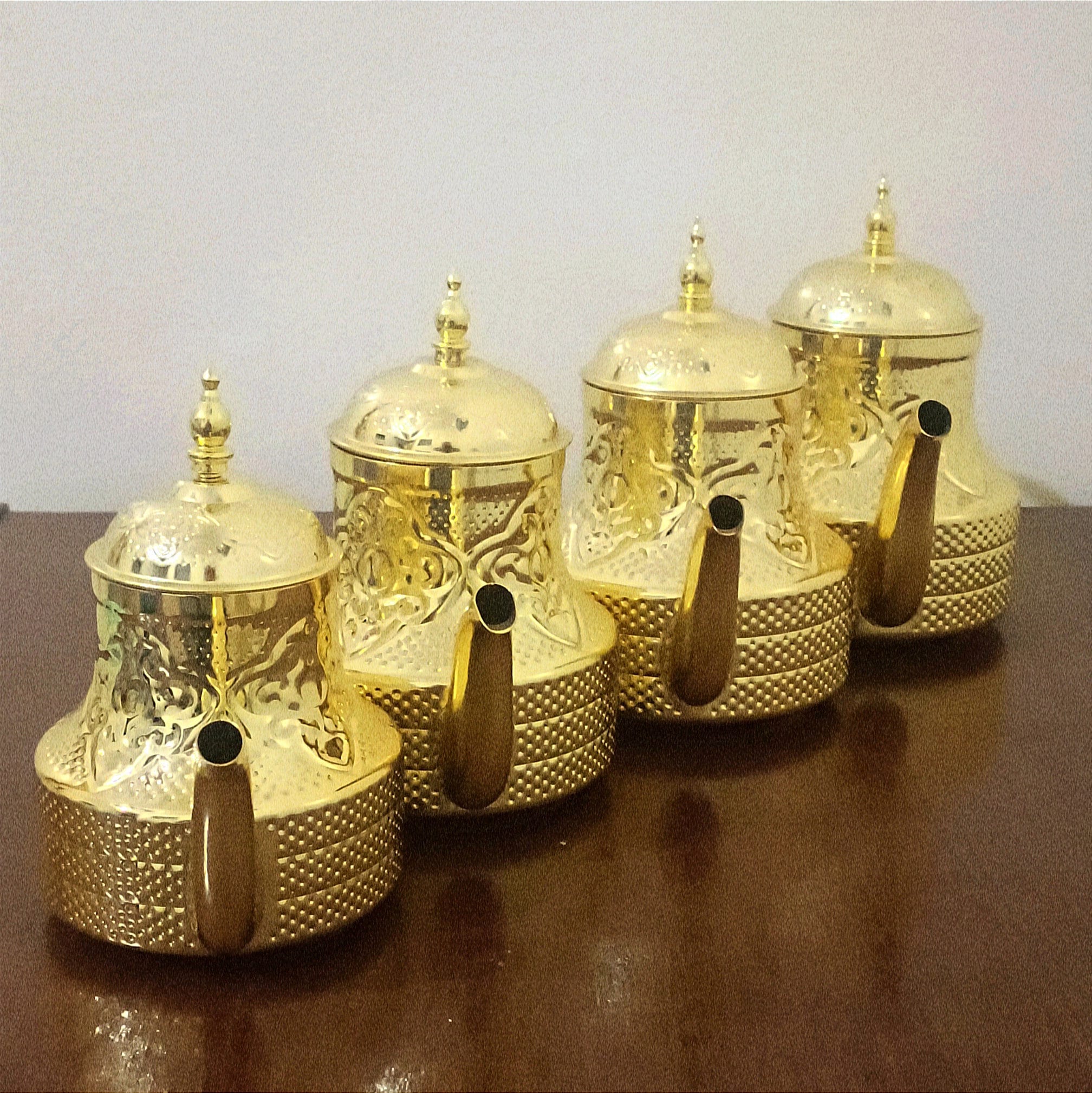 Théière Marocaine Extra Grande En Maillechort Argenté – 800 Ml, Gravée Main, Filtre Intégré