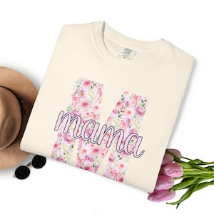 Floral M Mama Script tee | Mama T-Shirt, Floral Letter M Shirt