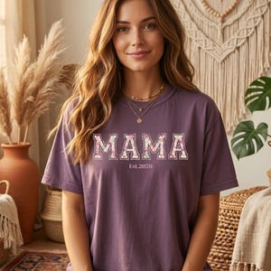 Floral MAMA Script T-Shirt | Mom Typography Tee