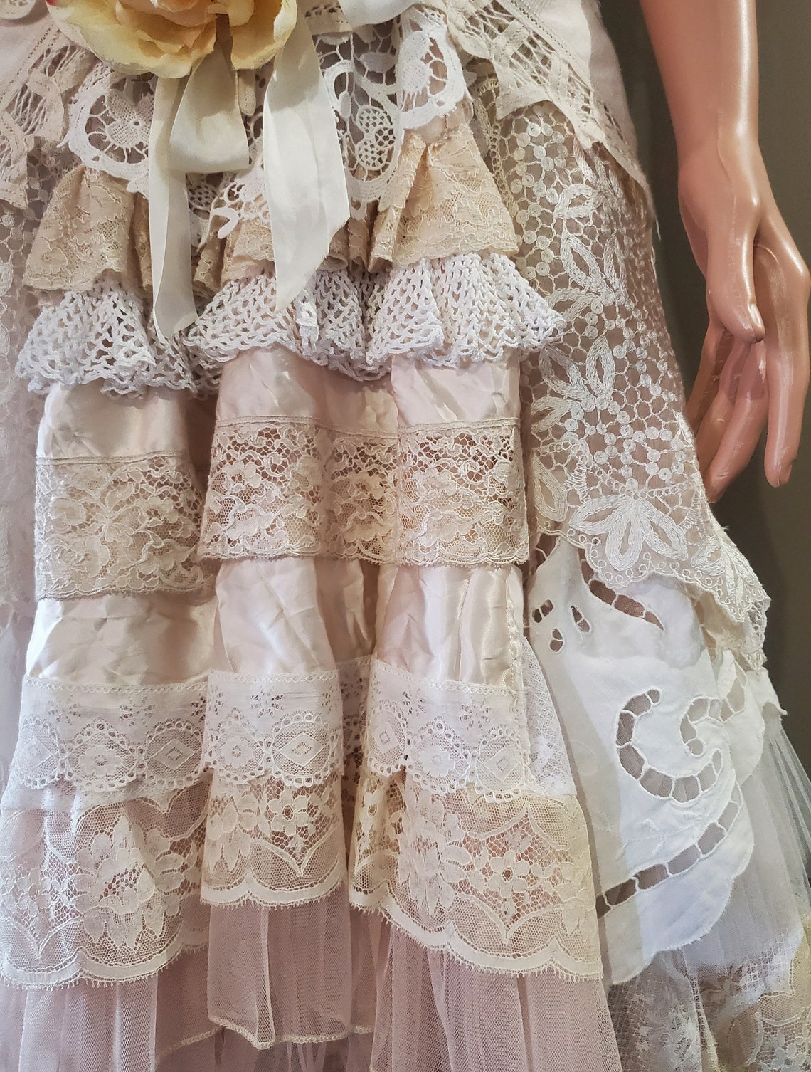 Vintage 90’s strapless lace layered dress