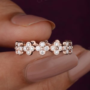 Lab Diamond Four Leaf Clover Ring 14K Gold Clover Ring Lab Grown Diamond Wedding Band Women Floral Diamond Ring Minimalist Promise Ring