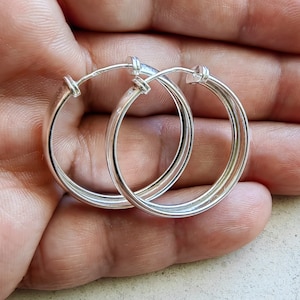 Zilveren hangoorbellen, klassieke hoepels, sterlingzilveren hoepels, gouden hoepels, sierlijke oorbellen, lichtgewicht oorbellen, alledaagse oorbellen