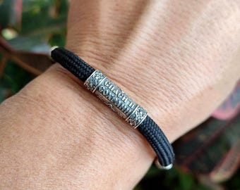 Bracciale da uomo in argento sterling, bracciale in cordino nero e argento, bracciale con iniziale, bracciale con nome, bracciale ortodosso, regalo per lui