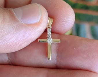14K guldkorshalsband med moissanit, guldkorshänge, religiös gåva, dopgåva, första nattvardsgåva, present till henne