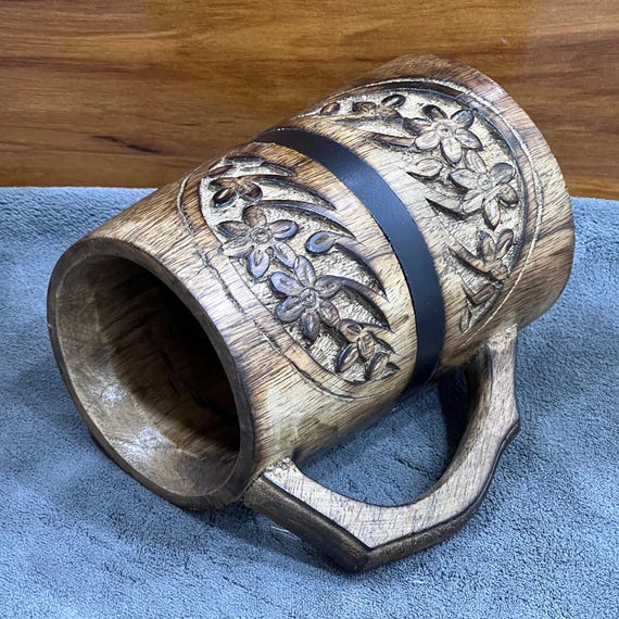 Vintage-Inspired Wooden Mug with Floral Carving & Black Metal Strap – Handcrafted Modern Tankard