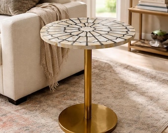 Mesa lateral moderna com incrustações de osso, 43 cm de diâmetro | Mesa de destaque com tampo de mármore feito à mão | Mesa de pedestal luxuosa com detalhes dourados | Decoração de mesa de centro estilo boho chic