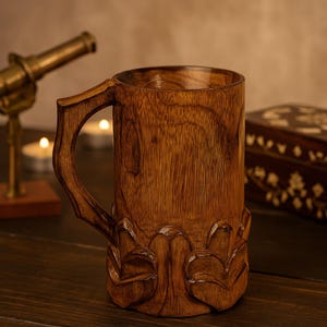 Graverad träölmugg: Viking rustik marskalkens gåva bild 3
