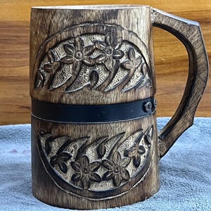 Vintage-Inspired Wooden Mug with Floral Carving & Black Metal Strap – Handcrafted Modern Tankard image 2