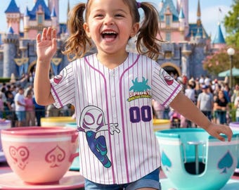 Personaliza a Spidey y sus increíbles amigos Gwen Stacy en blanco y rosa. Camiseta de béisbol personalizada del equipo Spider-Verse. Traje de béisbol de Disney.