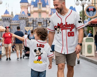 Personalisierte Micky Maus Baseball Jersey Geburtstagsgeschenk Vater Tag Disney 70. Jahrestag 2026 Familie Passendes weiß gestreiftes Hemd
