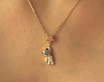 Uroczy naszyjnik z misiem Teddy Bear z błyszczącymi kryształami cyrkonii | Wysokiej jakości wisiorki ze srebra próby 925 | Słodka biżuteria ze zwierzętami | Prezent dla niej
