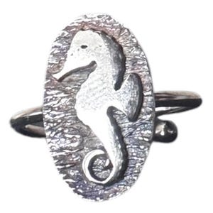 Seahorse ring, sterling silver ring, special ring, seahorse silver, ring for woman, gift, simple ring, minimal, beautiful, animal ring,