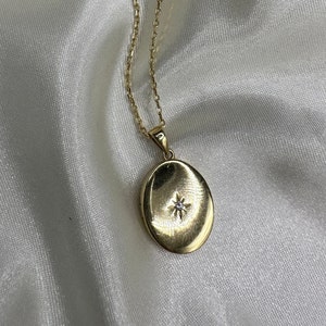 Locket Necklace With Photo , Silver Locket Necklaces with Photo , Necklace With Photo Inside, memorial locket,