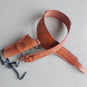 Handmade Western Leather Revolver Holster with Belt - Fits 4&quot; to 6.5&quot; For Barrel – .22, .35/.357, .44/.45 Cal – Cowboy Style