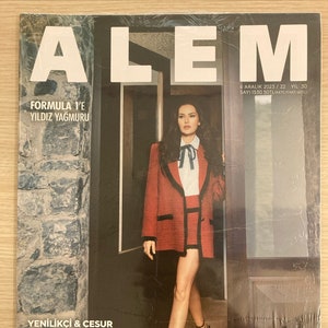 Alem Turkish Magazine Fahriye Evcen Dec'23 / Worldwide Fast Shipping