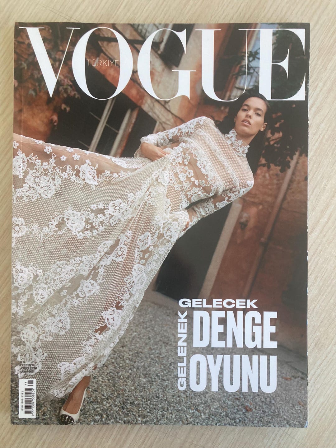 Vogue TÜRKİYE Magazine December 2019 $_12.JPG?set_id=880000500F