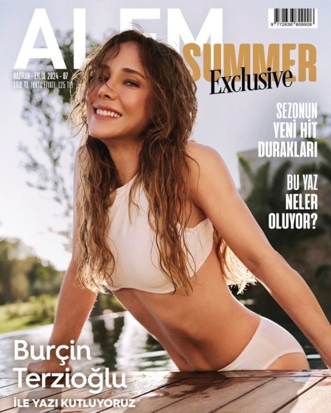 Fashion featureExotic appealStylish presentation