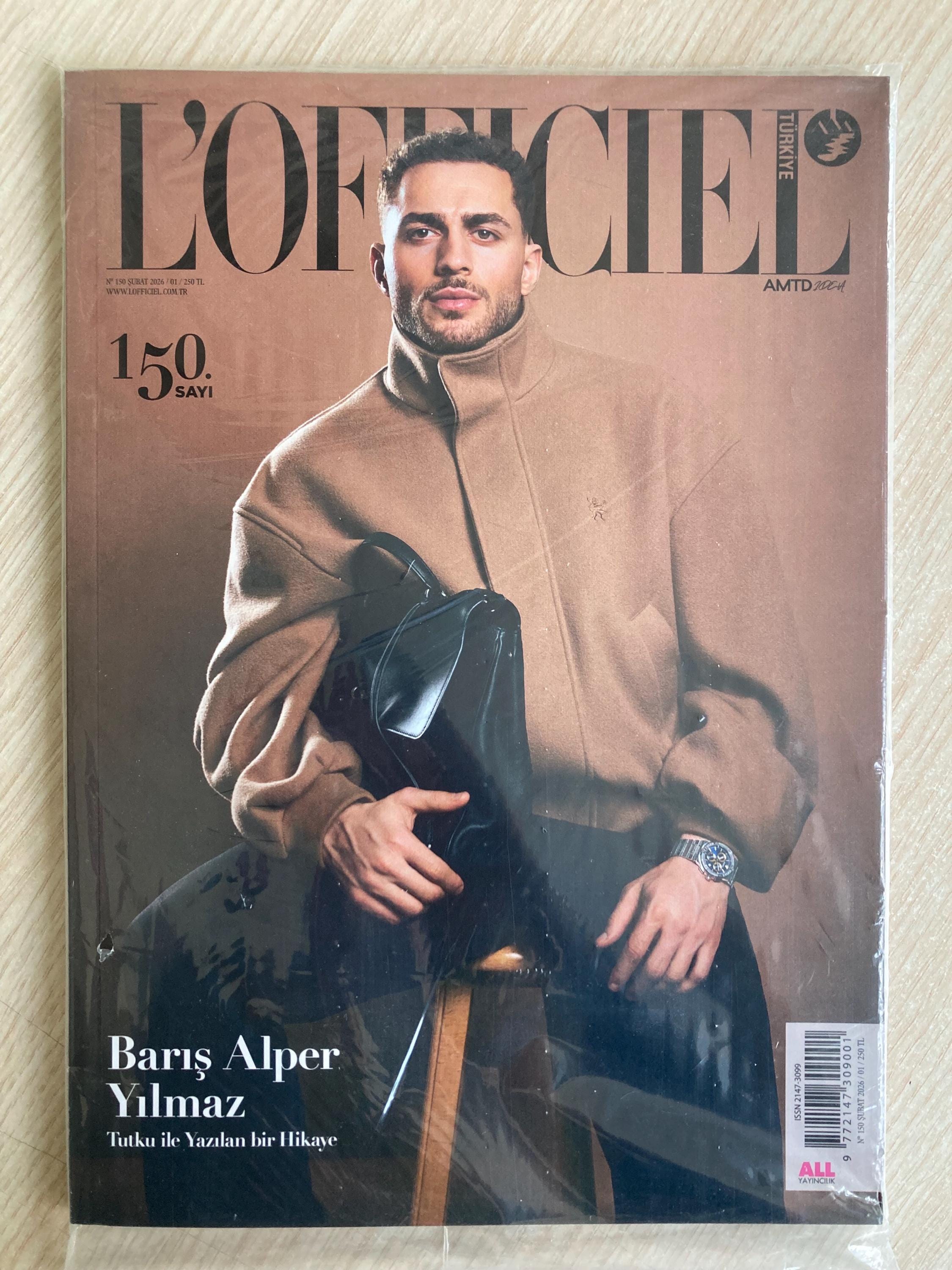 Vogue TÜRKİYE Magazine December 2019 Vogue Turkey December 2019 Cover (Vogue Turkey)