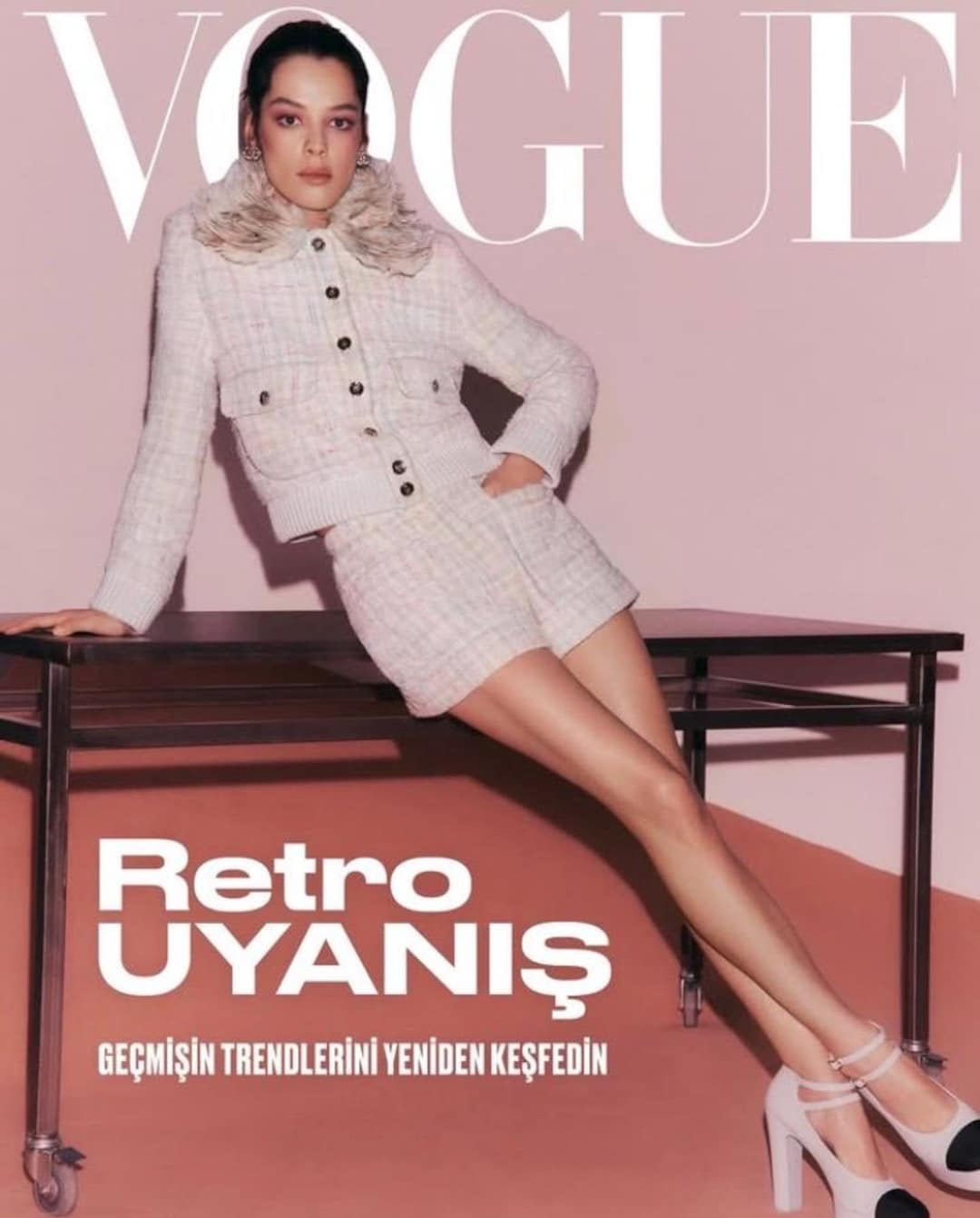 女性情報誌 Vogue Turkey December 2021/January 2022 Vogue Turkey
