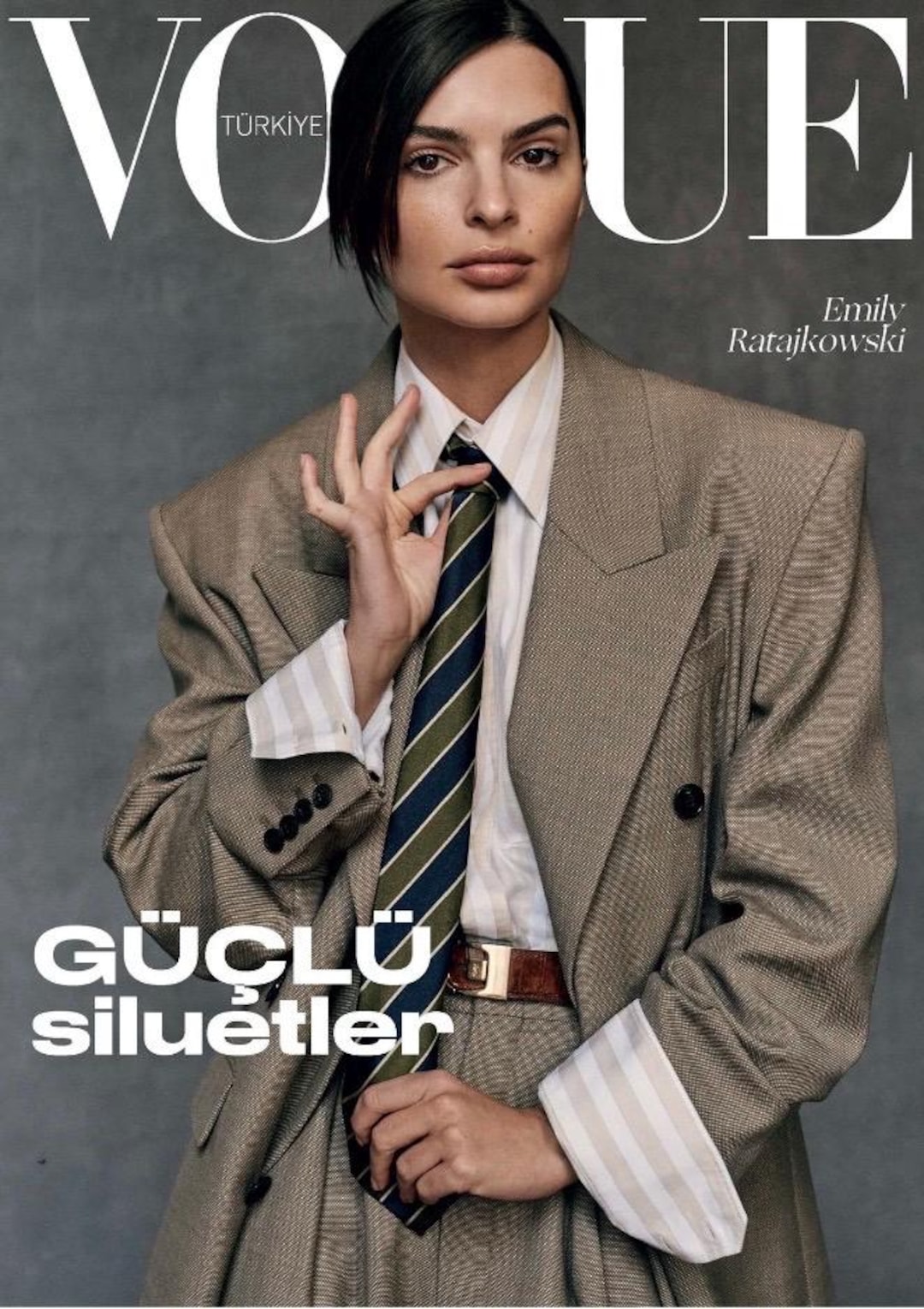 女性情報誌 Vogue Turkey Magazine April 2022 Vogue Turkey April 2025 - Emily Ratajkowski - Alix Ashley