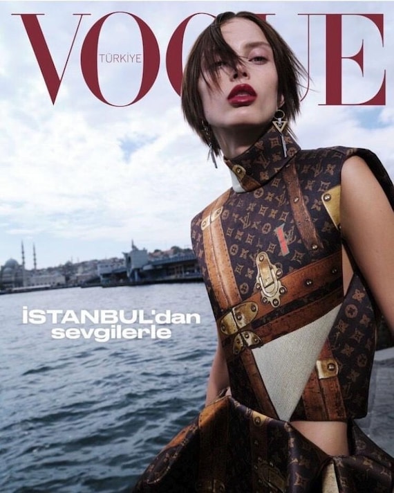 Vogue Turkey October 2024 Lulu Wood - Emili Sindlev - Su