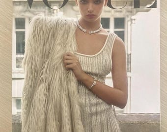 vogue Turkey October 2022 Deva Cassel - İlayda Alişan - Edis - Hazal Kaya