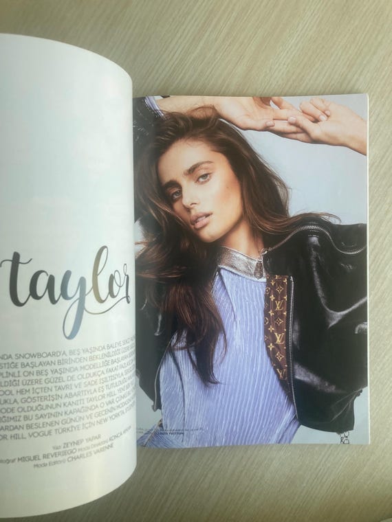 Vogue Turkey December 2018 Taylor Hill / Fast Shipping