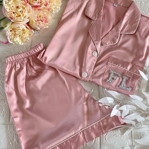 Personalised luxury satin pyjamas Bridesmaid pyjamas Embellished satin bridesmaid pyjamas Hen party Bride pyjamas zdjęcie 5