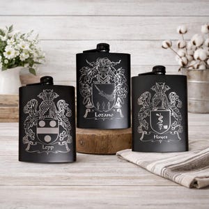 Personalized Family Crest Coat of Arms Laser Engraved Flask 画像 1