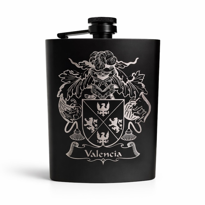 Personalized Family Crest Coat of Arms Laser Engraved Flask 画像 3