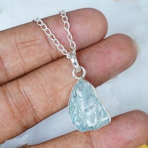 Colgante de aguamarina en bruto, colgante de plata de ley 925, colgante de piedra en bruto, collar con colgante de aguamarina en bruto sin cortar, collar de aguamarina curativa