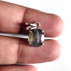 Oval Moss Agate Pendant: 925 Sterling Silver Necklace