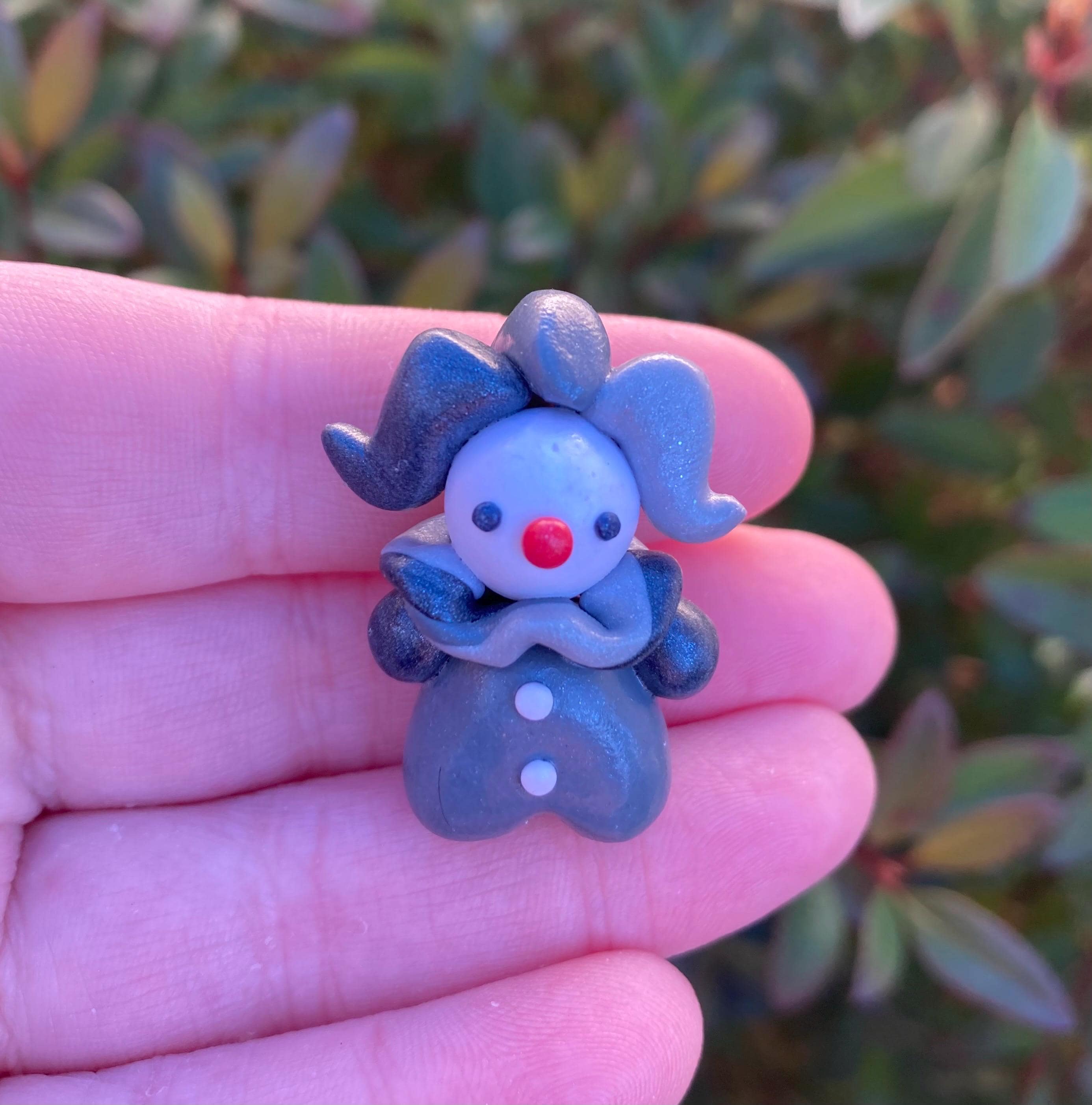 陶器製ピエロ　青とピンク モノクロのピエロの手作り置物 - Etsy 日本