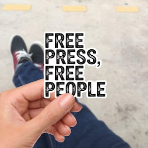 Pegatina de vinilo "Free Press Free People", calcomanía de la Primera Enmienda sobre la libertad de prensa, pegatina impermeable de periodismo para portátil, parachoques de coche o botella de agua.