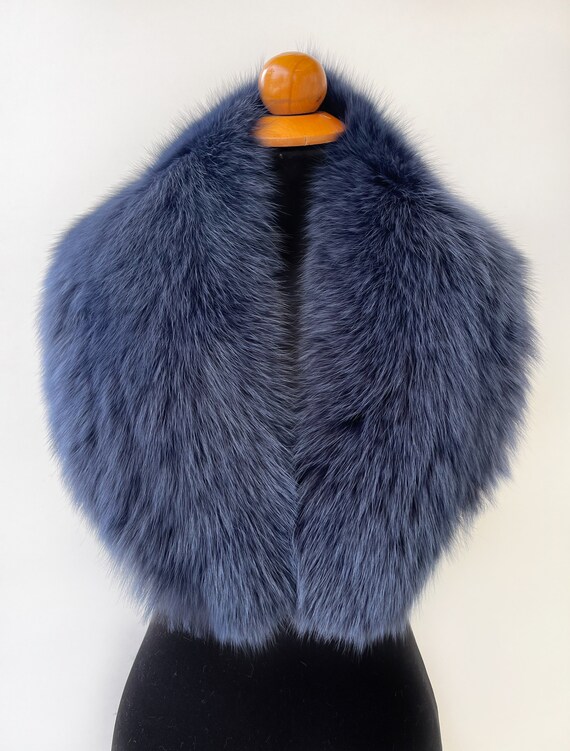 Stola In Pelliccia Di Volpe Zeno Furs – Colore Blu Ambra Gel (marrone), Lunga 160 Cm. Sciarpa/collare In Pelliccia Saga, Con Bottone.