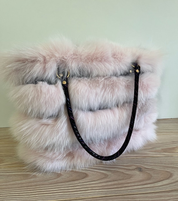 Borsa fatta a mano in pelliccia di volpe rosa chiaro: borsa con